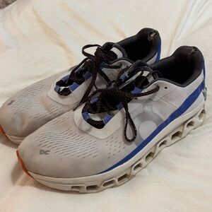 Men’s size 13 on cloud tennis shoes